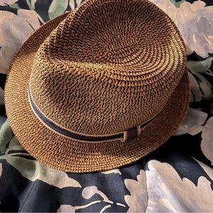 Boys/youth size M/L fedora straw hat like new
